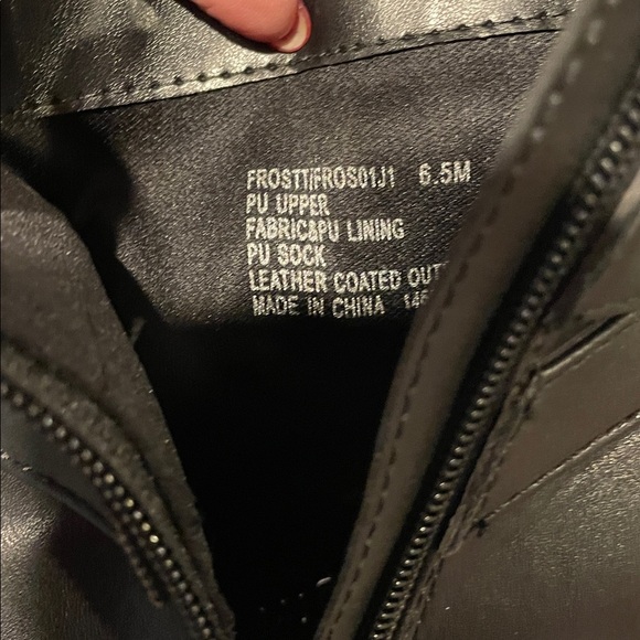 Madden Girl Frostt Black Ankle Boots with Buckle Detail Sz 6.5 NWOT - Picture 6 of 8